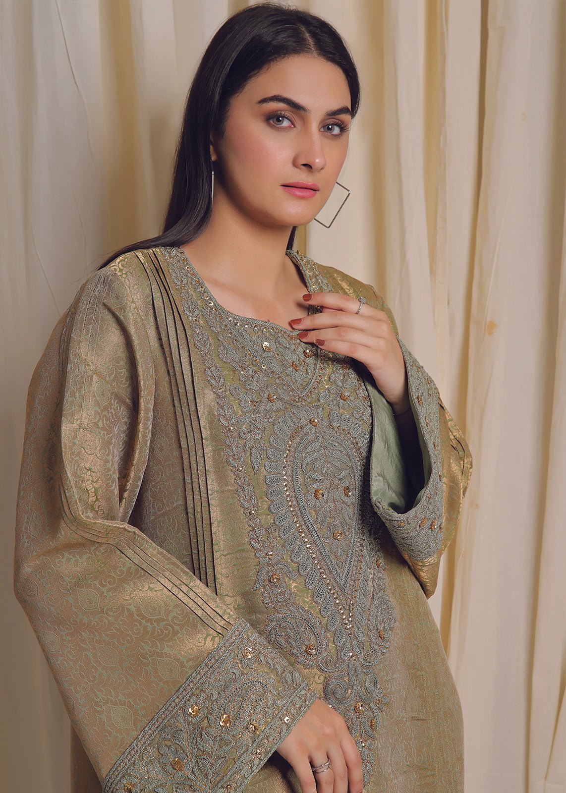 Indian Self Embossed Green Jamawar - Nawaem Altulle