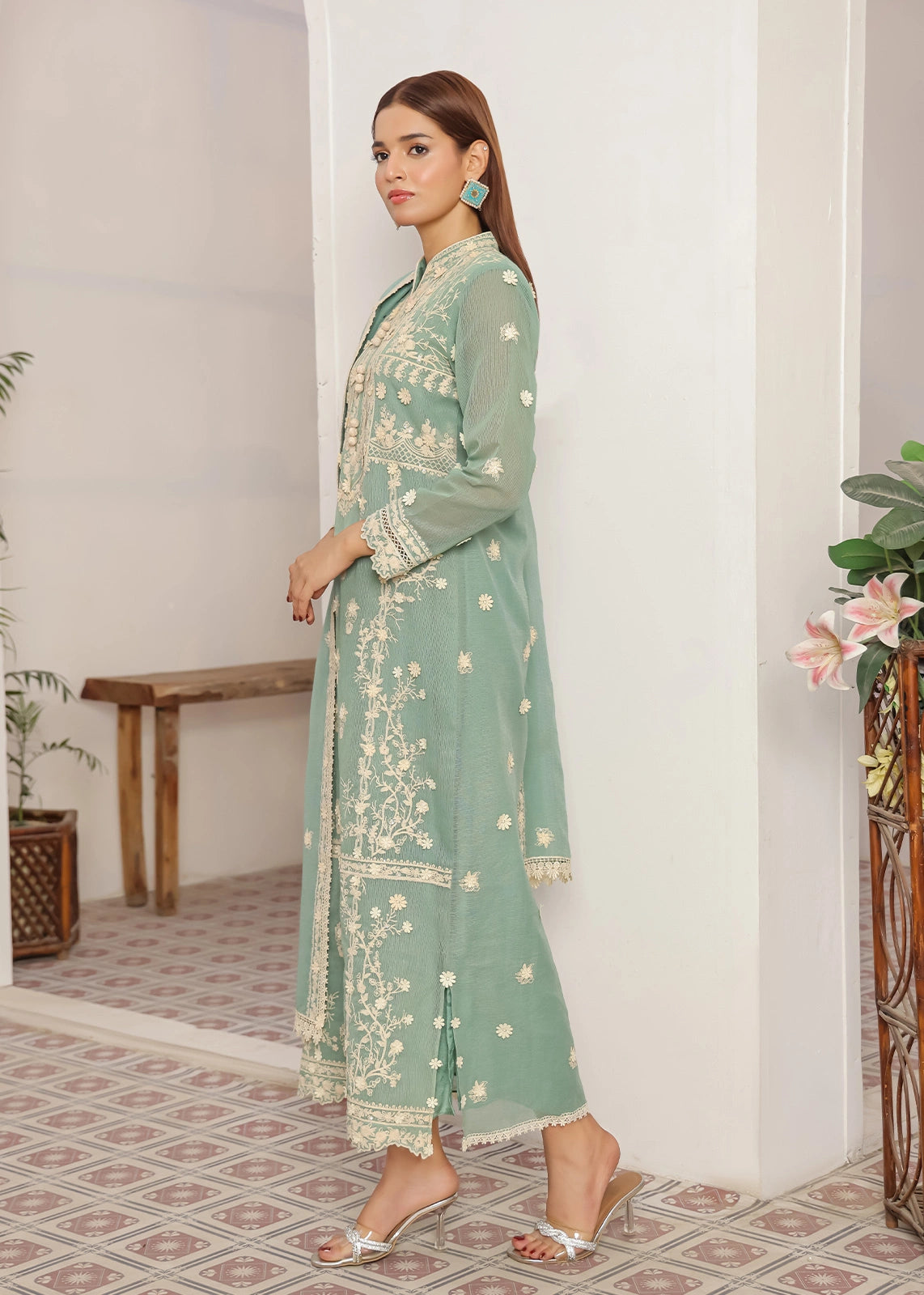 Hassnah Silk Floss Embroidered Green Organza Dress - Nawaem Altulle