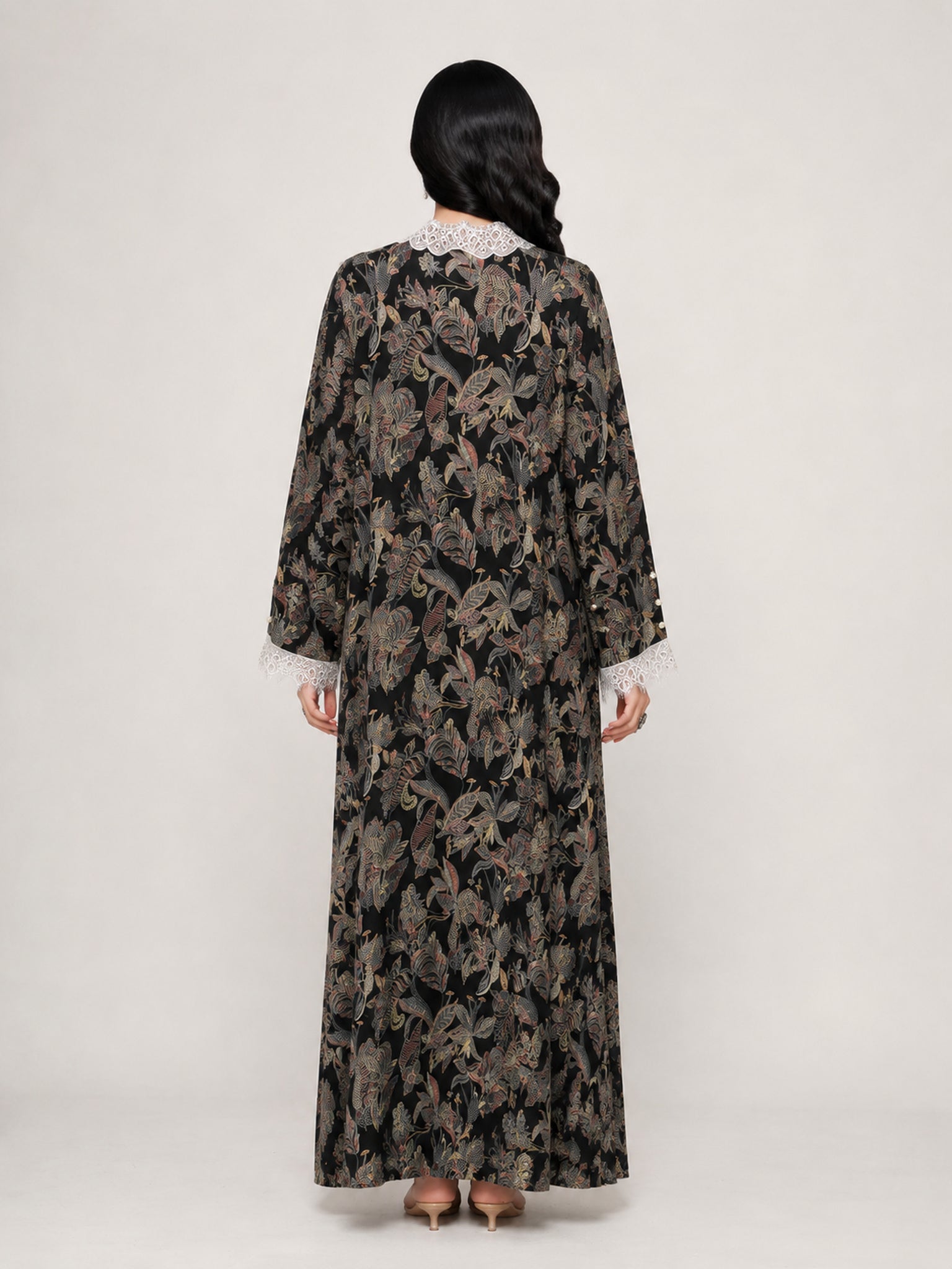 Black Botanical Cotton Mukhawara with Dantel & Pearls - Nawaem Altulle