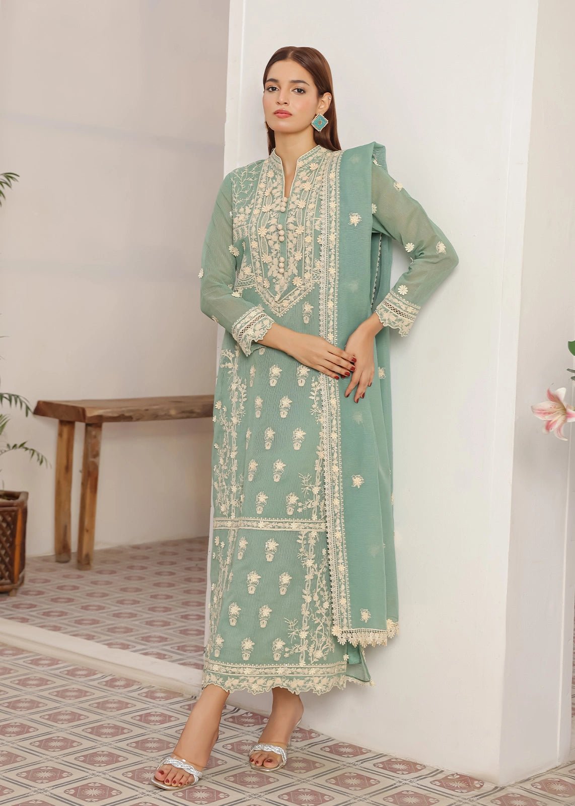 Hassnah Silk Floss Embroidered Green Organza Dress - Nawaem Altulle