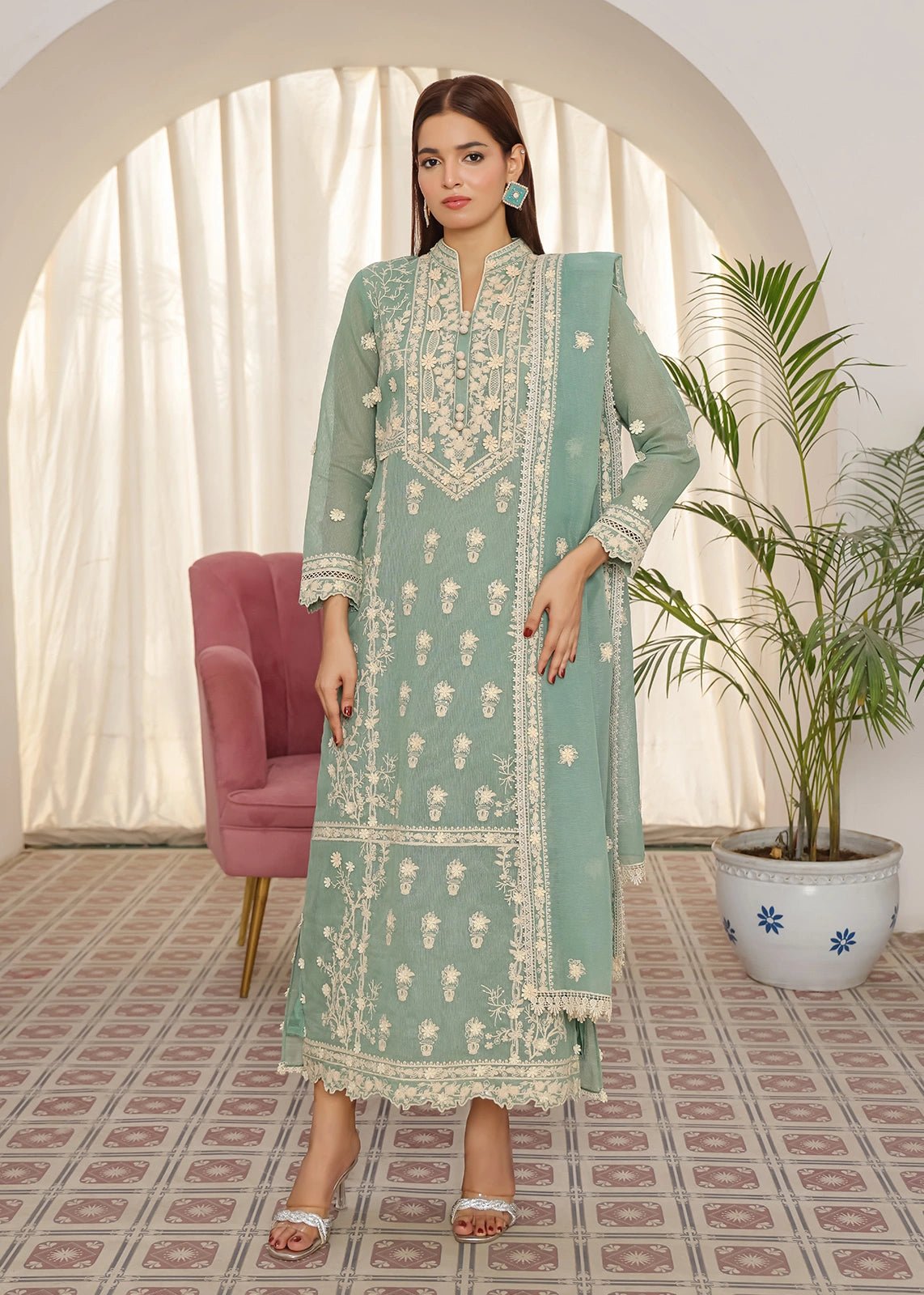 Hassnah Silk Floss Embroidered Green Organza Dress - Nawaem Altulle