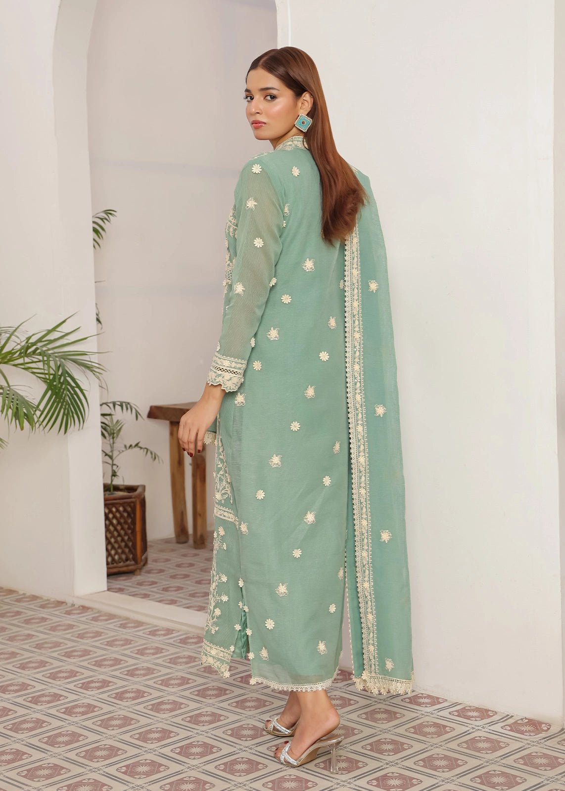 Hassnah Silk Floss Embroidered Green Organza Dress - Nawaem Altulle